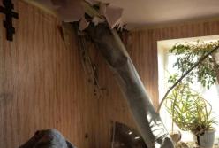 У Миколаєві російська ракета влучила у квартиру: важко поранені дві людини (фото)