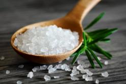 Медики рассказали, можно ли гипертоникам употреблять соль