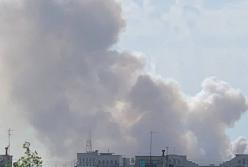 Днепр накрыло черное облако дыма после мощного взрыва: стало известно, что горит (видео)