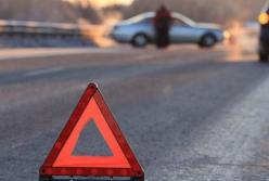 На Львовщине водитель легковушки врезался в дерево: один человек погиб, трое пострадали