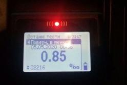 В Киеве остановили пьяного водителя в 50 метров от его дома (фото)