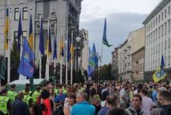 На Банковой протестуют против соглашения с "ДНР" (фото, видео)