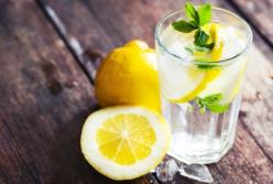 Врачи развенчали популярные мифы о пользе воды с лимоном