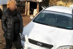 На Киевщине женщина угнала авто у мужчины, приютившего ее переночевать