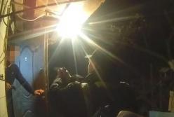 В Житомирской области мужчина облился бензином и стрелял в полицейских (видео)