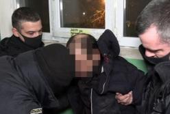 В Киеве пьяный разводным ключом расправился с матерью (видео)