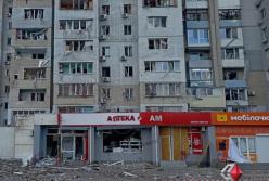 Росіяни з усією жорстокістю обстрілюють Миколаїв "Смерчами" і С-300: з’явилось відео "прильоту" ракети по супермаркету