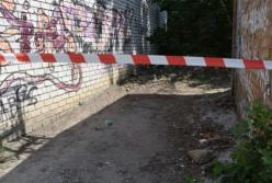 В Николаеве во дворе дома нашли разлитую ртуть (фото)
