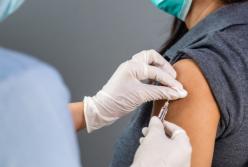 Украинцам выплатят деньги за бустерную дозу вакцины