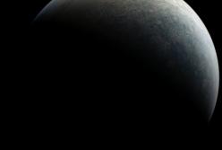 NASA показало впечатляющие снимки самой большой планеты солнечной системы (фото)