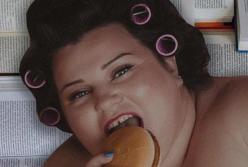 Alyona Alyona снялась в купальнике из капустных листьев