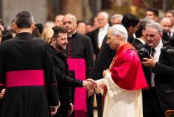 Папа Римський Лев XIV офіційно зійшов на престол: як відбувалась церемонія інтронізації (фото, відео)