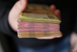 В Украине распространяют фальшивые деньги, которые похожи на настоящие