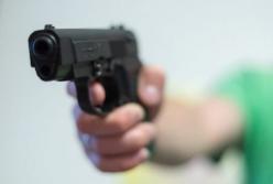 В Киеве мужчина поругался с женой и застрелил ее