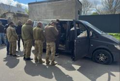 В Одесі затримали групу осіб за викрадення людини: серед фігурантів — четверо працівників ТЦК