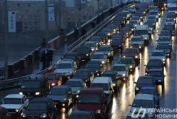 Центр Киева сковали огромные пробки 