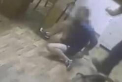 В Одессе патрульные “выбивали” у задержанных признание в краже (видео) 