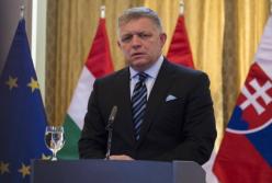 "Тобі тут не раді": в аеропорту Брюсселя зламали літак Фіцо, який прилетів на саміт ЄС (фото)