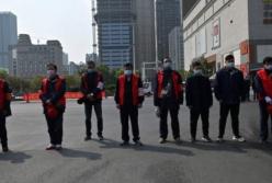 В Китае почтили память погибших от коронавируса (фото)