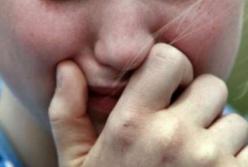 На Николаевщине мужчина изнасиловал несовершеннолетнюю девушку, затянув в кусты