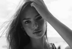 Без бюстгальтера: Эмили Ратаковски показала новый снимок (фото)