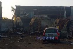 У Миколаєві атаковано супермаркет, СТО, авто та будинки: фото та відео наслідків