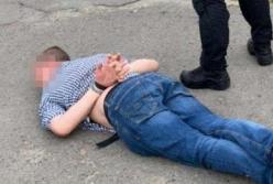 В Киеве полицейского задержали за торговлю наркотиками (фото)