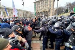 В столкновениях в Киеве пострадали десятки людей (фото)