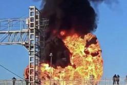 У Тамбовській області палають 30 вагонів з паливом: відео гігантського вогняного гриба