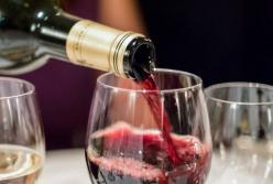 Вечерний бокал вина опасней пьянства: вывод ученых