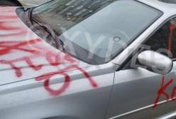 В Одессе женщина устроила "расправу" над автомобилем "изменника" (фото)