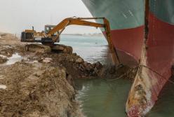 Затор в Суэцком канале: мировая торговля теряет 400 млн долларов в час