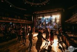 Спектакли театра «Чёрный Квадрат», концерт KADNAY и другое: события августа в Caribbean Club