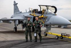 Saab вперше підняла в повітря новий двомісний винищувач Gripen F