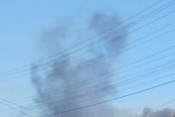 Щойно ворог закидав балістикою Бориспіль під Києвом: сильна пожежа і дим (відео)