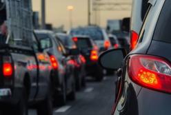 Киев сковали многочисленные пробки