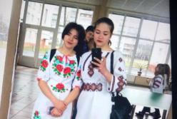 Вышли из такси и пропали: во Львове ищут двух школьниц