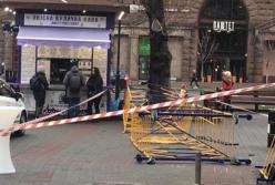 В Киеве на пешеходов упали строительные леса: есть пострадавшие