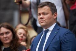 Шептун Зеленского: в сети обсуждают забавное фото президента с "дублером" Богдана