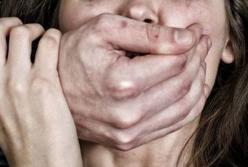 В Запорожской области мужчина изнасиловал 13-летнюю девочку