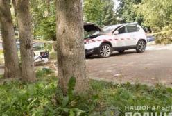 Взорвался пакет на капоте авто в Тернополе (фото)