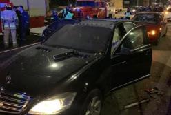 В Киеве мотоциклист взорвал авто бизнесмена, есть жертвы (видео, фото)