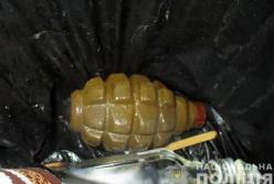 В Запорожье пьяный мужчина пришел в кафе с гранатой (фото)