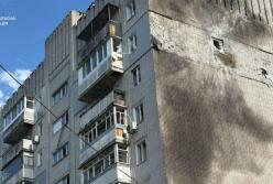 У Дніпрі окупанти поцілили дронами у дві багатоповерхівки, постраждалих більшає (фото, відео)