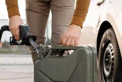 Бензиновий цугцванг: росіянам заборонили зберігати у гаражах будь-які легкозаймисті рідини