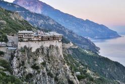 На территории "монашеской республики" нашли древнее женское захоронение