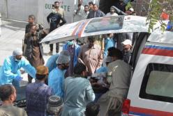 Два потужні вибухи пролунали у мечетях Пакистану: загиблих та поранених більше сотні (відео)