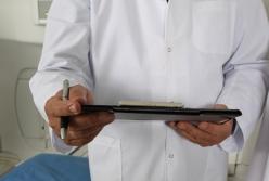 В Житомире военный врач потребовал взятку у раненого бойца