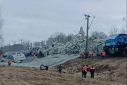 Поїзд на Житомирщині розплавило після удару шахеда: з’явились фото