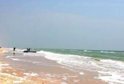 На Арабатской стрелке полицейский утонул, спасая детей 